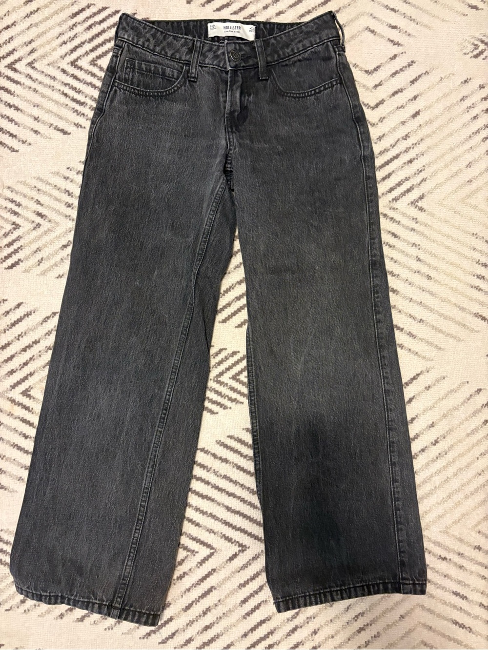 Women’s Black Low-Rise Baggy Jeans w23 Short